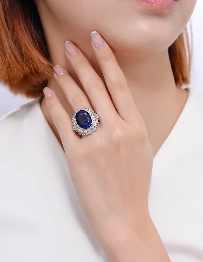 The Sorelle — Oval Cut Sapphire Ring