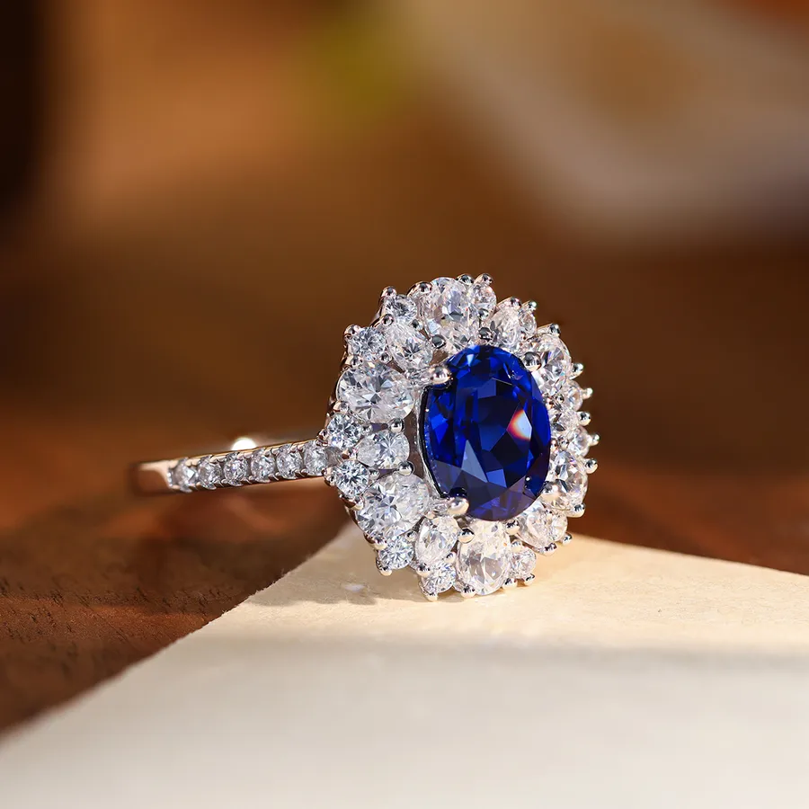 The Soleil — Emerald Cut Emerald Ring - Image 4